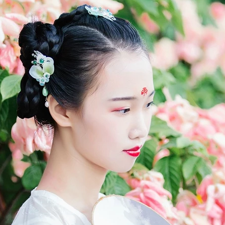 清新花朵中国风古风真人唯美女子头像