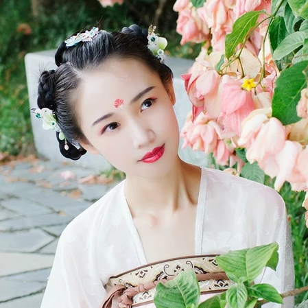 清新花朵中国风古风真人唯美女子头像